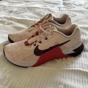 Woman’s Nike Metcon 7